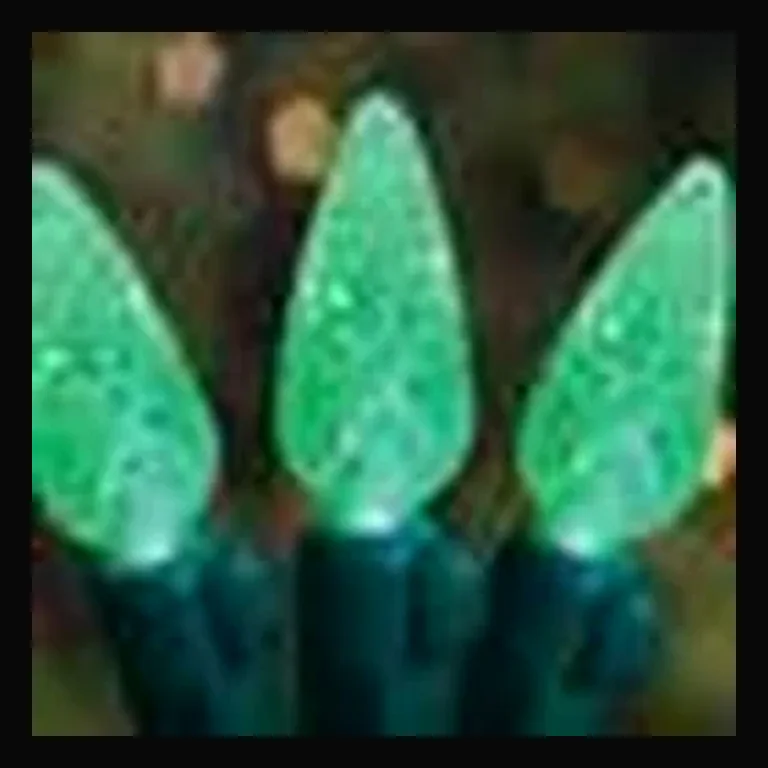 70's LED Strawberries - 35 ft — Green